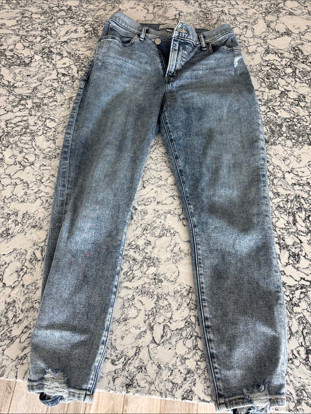 Women's SHORT Light Wash Distressed Abercrombie Curve Love Jeans
